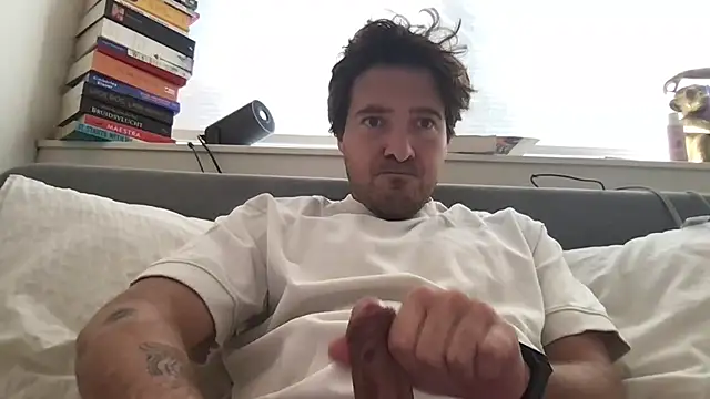 dutchpieter95 online show from April 22, 2026, 6:42 am