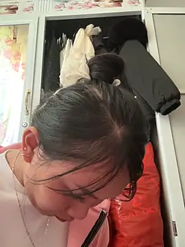 Snapshot of Amino-Suca chatting on November 22, 2025, 3:27 am Amino-Suca online show from November 22, 2025, 3:27 am