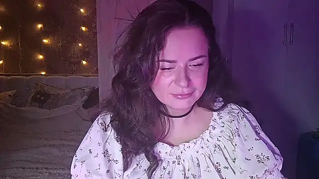 Snapshot of Heavened_Luna chatting on November 8, 2025, 8:07 am Heavened Luna online show from November 8, 2025, 8:07 am