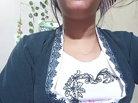 Snapshot of Nancy_queen001 chatting on November 24, 2025, 1:38 am Nancy queen001 online show from November 24, 2025, 1:38 am