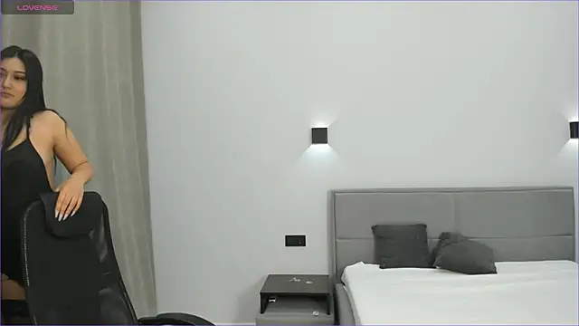 Snapshot of Yunamini chatting on November 3, 2025, 7:28 pm Yunamini online show from November 3, 2025, 7:28 pm