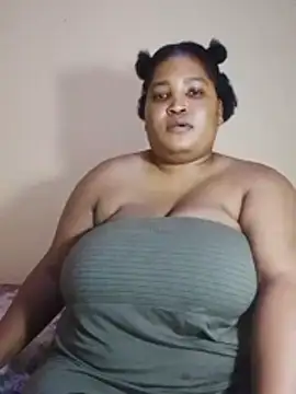 Snapshot of MassiveBoobsxxxx chatting on December 2, 2025, 6:42 pm MassiveBoobsxxxx online show from December 2, 2025, 6:42 pm