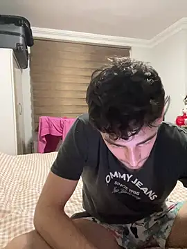 yasinesra757  online show from February 8, 2026, 11:46 pm