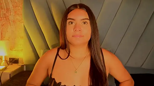 amarahanks1 online show from November 8, 2025, 11:25 am