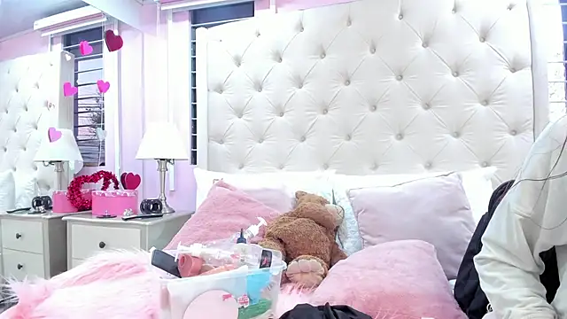 Snapshot of scarlett_leblanc_ chatting on March 4, 2026, 11:40 am scarlett leblanc online show from March 4, 2026, 11:40 am