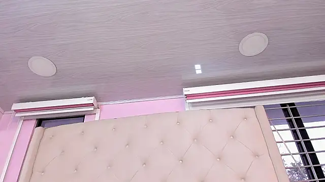 Snapshot of scarlett_leblanc_ chatting on February 13, 2026, 1:33 pm scarlett leblanc online show from February 13, 2026, 1:33 pm