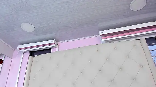 Snapshot of scarlett_leblanc_ chatting on March 12, 2026, 11:47 am scarlett leblanc online show from March 12, 2026, 11:47 am