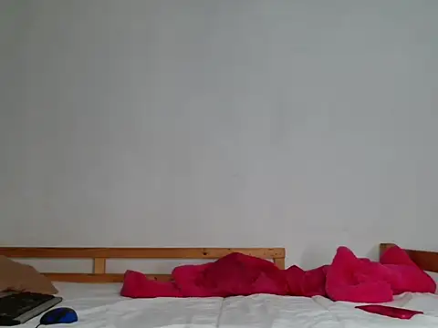 Snapshot of KinkyP6966 chatting on November 4, 2025, 6:33 pm KinkyP6966 online show from November 4, 2025, 6:33 pm