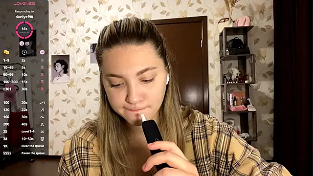 Snapshot of OrethaEredia chatting on November 28, 2025, 6:52 pm OrethaEredia online show from November 28, 2025, 6:52 pm