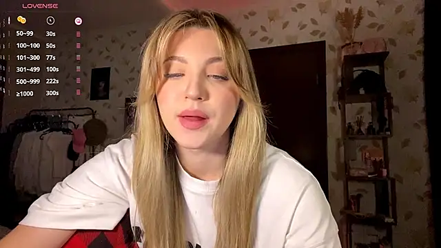 Snapshot of OrethaEredia chatting on November 9, 2025, 4:00 pm OrethaEredia online show from November 9, 2025, 4:00 pm