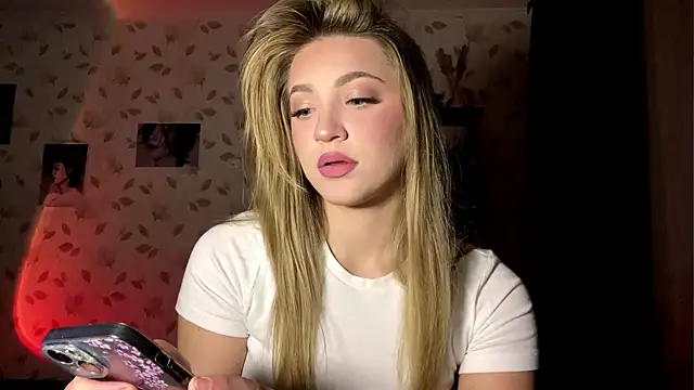 Snapshot of OrethaEredia chatting on November 6, 2025, 3:38 pm OrethaEredia online show from November 6, 2025, 3:38 pm