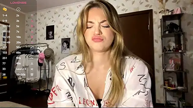 Snapshot of OrethaEredia chatting on November 15, 2025, 3:49 pm OrethaEredia online show from November 15, 2025, 3:49 pm