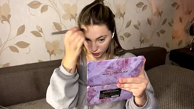 Snapshot of OrethaEredia chatting on December 2, 2025, 5:25 pm OrethaEredia online show from December 2, 2025, 5:25 pm