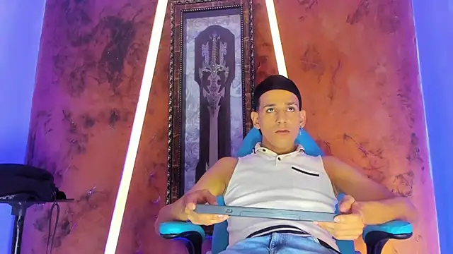 Snapshot of noah_deluxe chatting on October 31, 2025, 1:08 pm noah deluxe online show from October 31, 2025, 1:08 pm