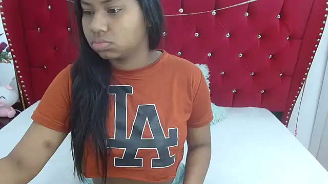 Snapshot of valentinavega18x chatting on April 28, 2026, 7:46 am valentinavega18x online show from April 28, 2026, 7:46 am