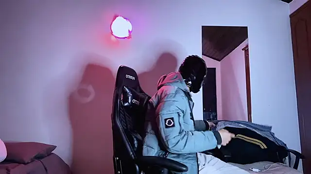 3v1l online show from November 10, 2025, 11:37 am