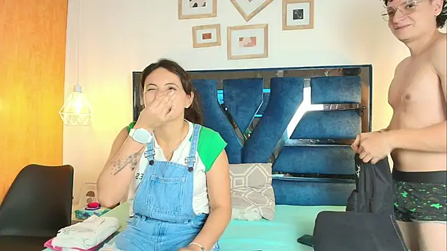 Zoe And Dylan  online show from February 17, 2026, 2:36 pm