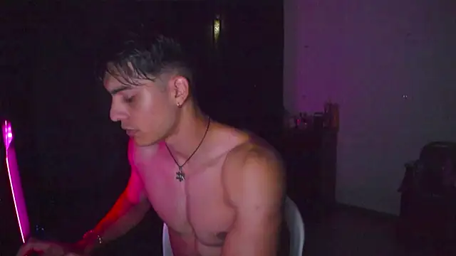 Snapshot of AlessioVitale chatting on March 28, 2026, 9:54 am AlessioVitale online show from March 28, 2026, 9:54 am