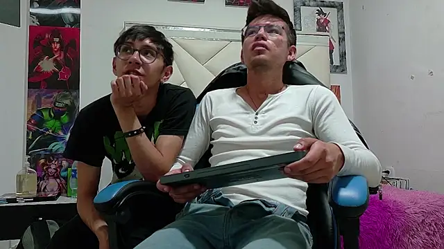 Snapshot of NICK_VERS chatting on November 28, 2025, 7:58 pm NICK VERS online show from November 28, 2025, 7:58 pm