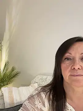 HotLdyllic online show from May 13, 2026, 3:41 pm