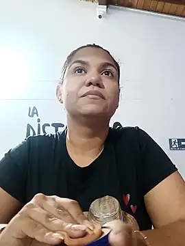 Snapshot of Samaraa_Lee chatting on November 7, 2025, 11:48 am Samaraa Lee online show from November 7, 2025, 11:48 am