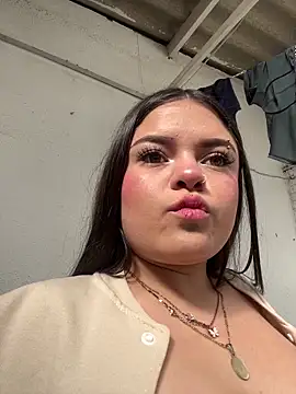 Camila Duarte  online show from November 8, 2025, 1:36 pm