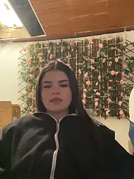 Camila Duarte  online show from November 6, 2025, 8:24 pm