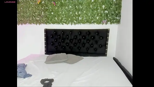 Olena hot10 online show from November 15, 2025, 6:56 pm