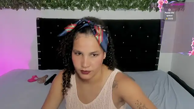 Olena hot10 online show from November 28, 2025, 7:03 pm