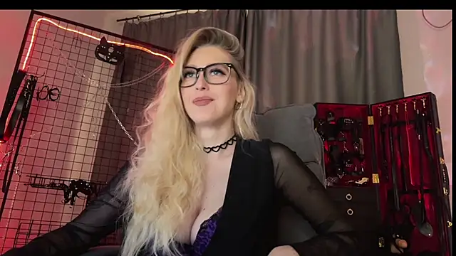 Liya Liss online show from April 6, 2026, 6:36 am