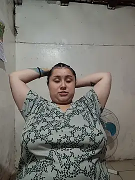 Snapshot of CurvyNoir chatting on June 6, 2026, 2:06 am CurvyNoir online show from June 6, 2026, 2:06 am