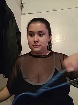 CurvyNoir online show from April 28, 2026, 4:44 pm