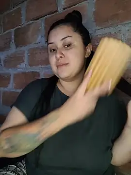 CurvyNoir online show from December 15, 2025, 2:45 pm