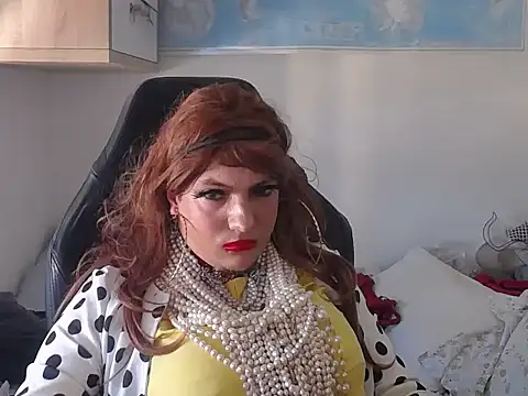 VanesaCrossic online show from April 23, 2026, 8:21 am