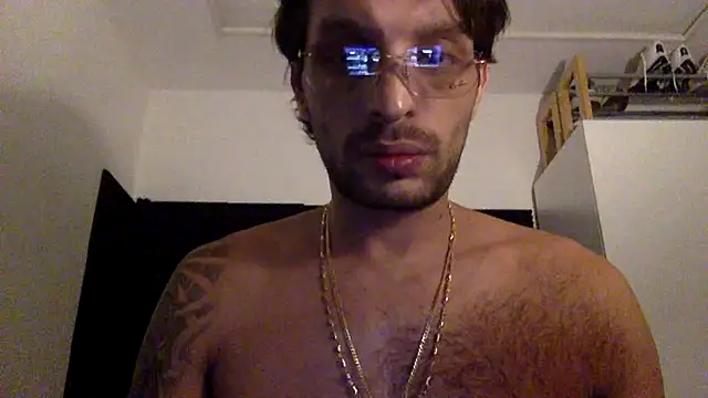 Snapshot of Zaskeee chatting on December 14, 2025, 8:36 pm Zaskeee online show from December 14, 2025, 8:36 pm