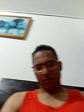 Snapshot of Tonny_Belt chatting on November 20, 2025, 5:08 am Tonny Belt online show from November 20, 2025, 5:08 am