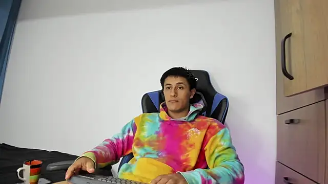 dorman boy online show from November 19, 2025, 3:39 am