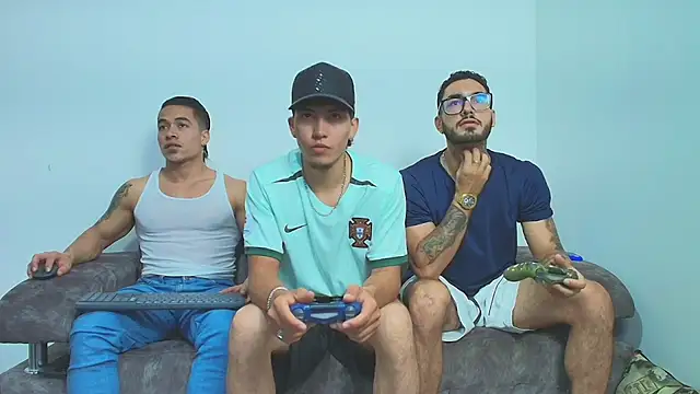 thebadboys05 online show from November 15, 2025, 2:26 am