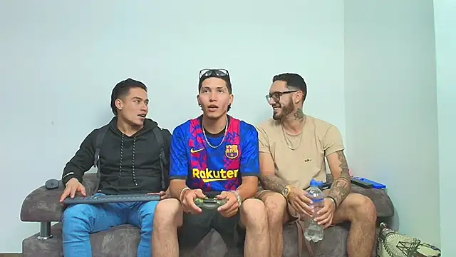 thebadboys05 online show from November 29, 2025, 2:01 am