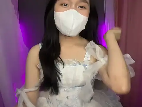 Pearlia-7 online show from November 3, 2025, 7:02 am