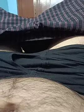 Snapshot of bearslove143 chatting on March 18, 2026, 4:52 pm bearslove143 online show from March 18, 2026, 4:52 pm