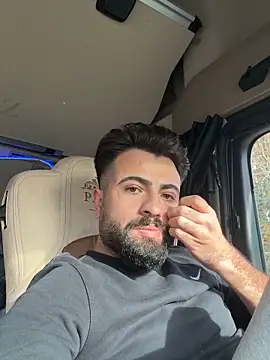 Snapshot of JanSy0 chatting on October 31, 2025, 11:51 am JanSy0 online show from October 31, 2025, 11:51 am