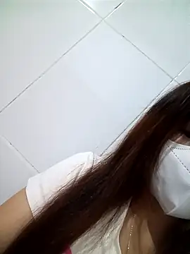 Snapshot of LevyCii99 chatting on November 1, 2025, 7:35 am LevyCii99 online show from November 1, 2025, 7:35 am