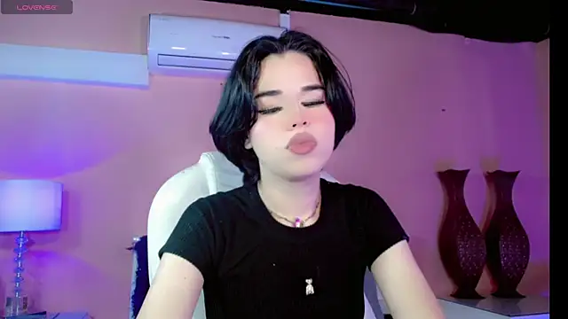 ClaudiaSophia online show from November 15, 2025, 11:36 am