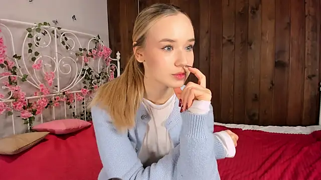 EveMcclearen online show from November 14, 2025, 10:08 am