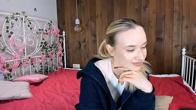 EveMcclearen online show from November 13, 2025, 3:49 pm