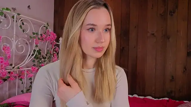 EveMcclearen online show from November 10, 2025, 1:27 pm