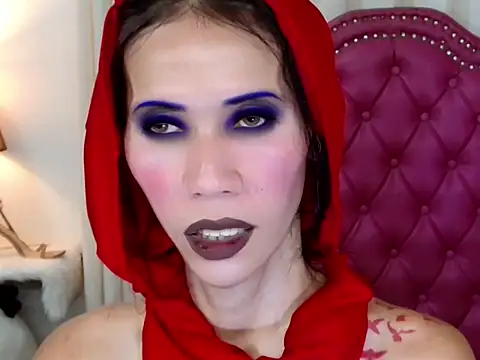 bellaUtops online show from November 30, 2025, 7:58 pm