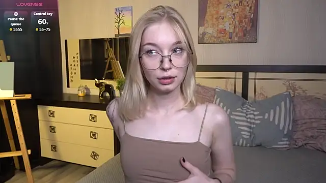 Snapshot of ShanelTunon chatting on November 5, 2025, 7:17 pm ShanelTunon online show from November 5, 2025, 7:17 pm