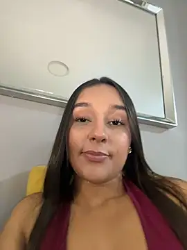 Snapshot of Brunettecollins05 chatting on July 25, 2026, 12:51 am Brunettecollins05 online show from July 25, 2026, 12:51 am